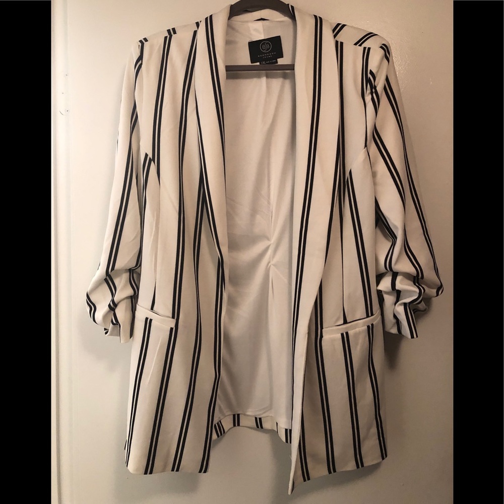 Oversized striped blazer. Size XL